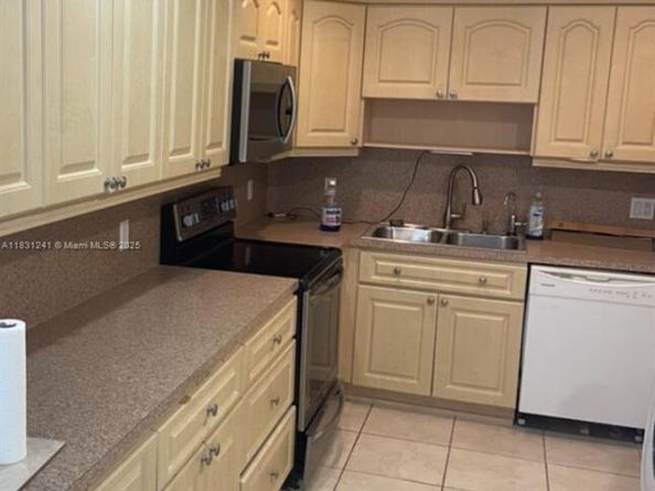 7390 SW 30th Ter, Miami FL 33155