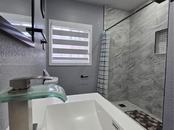 13895 NE 11th Ave, North Miami FL 33161