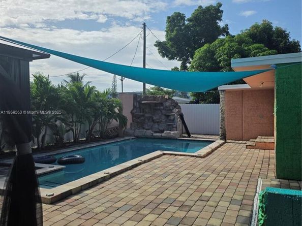 13895 NE 11th Ave, North Miami FL 33161