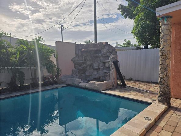 13895 NE 11th Ave, North Miami FL 33161