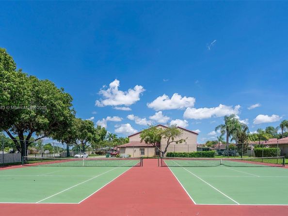3549 W Inverrary Blvd W, Lauderhill FL 33319