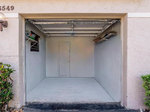 3549 W Inverrary Blvd W, Lauderhill FL 33319