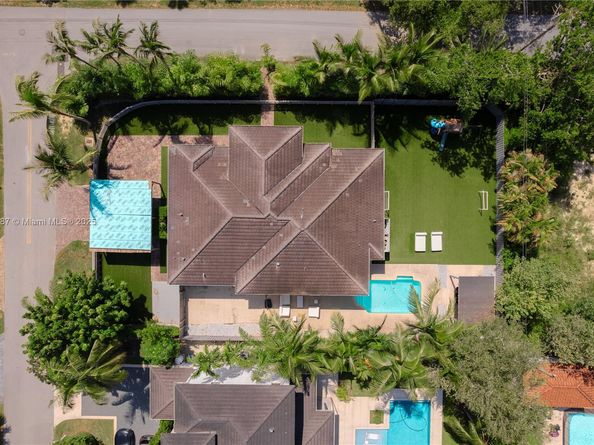 6495 SW 83rd St, Miami FL 33143