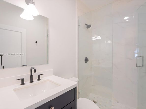 6495 SW 83rd St, Miami FL 33143