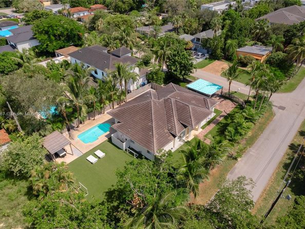 6495 SW 83rd St, Miami FL 33143