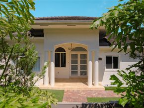 6495 SW 83rd St, Miami FL 33143