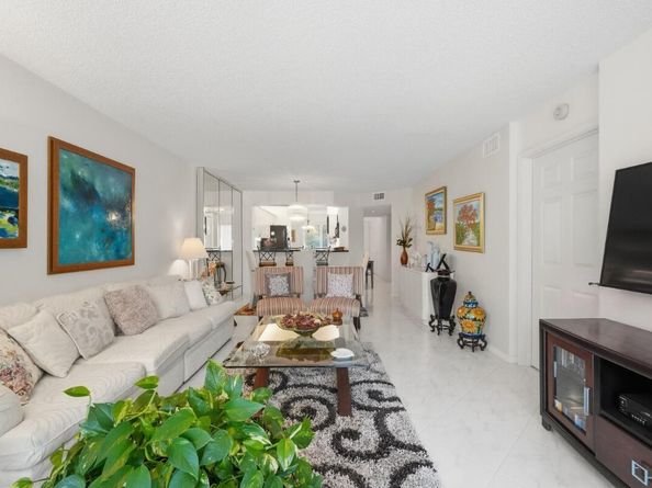 7440 TRENT Drive 209, Tamarac FL 33321
