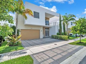 7457 NW 101st Ave, Doral FL 33178