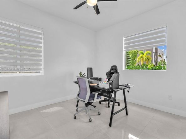 7457 NW 101st Ave, Doral FL 33178