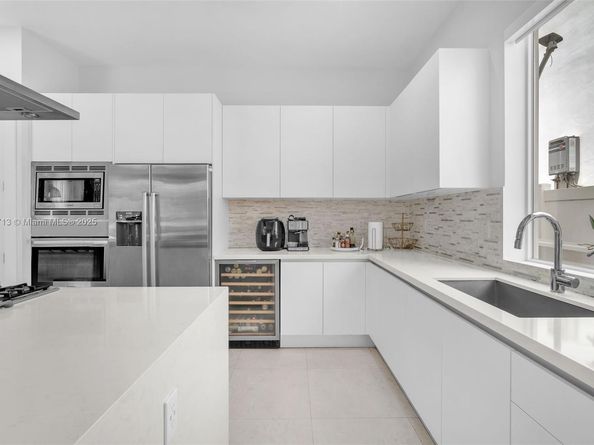 7457 NW 101st Ave, Doral FL 33178