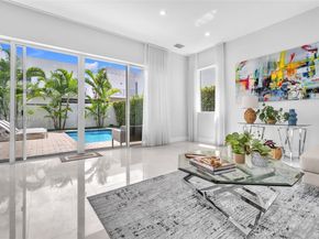 7457 NW 101st Ave, Doral FL 33178