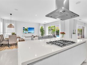 7457 NW 101st Ave, Doral FL 33178