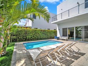 7457 NW 101st Ave, Doral FL 33178