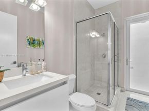 7457 NW 101st Ave, Doral FL 33178