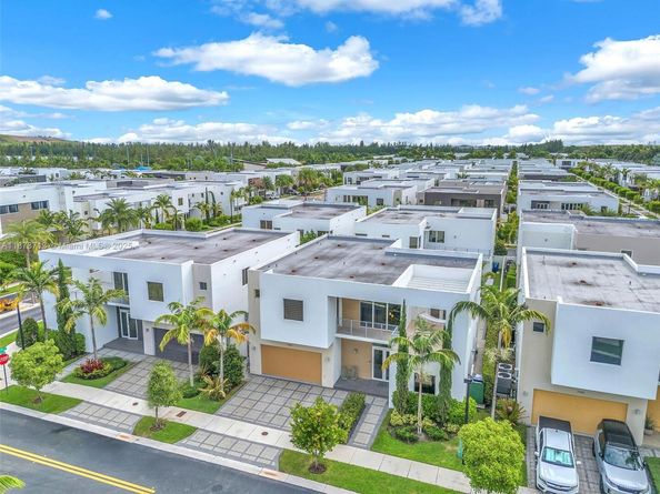 7457 NW 101st Ave, Doral FL 33178