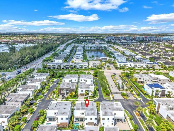 7457 NW 101st Ave, Doral FL 33178