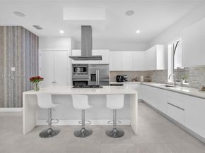 7457 NW 101st Ave, Doral FL 33178