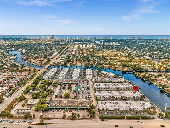 120 Cypress Club Dr 202, Pompano Beach FL 33060