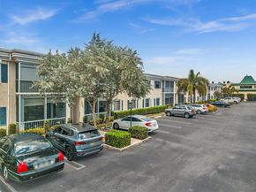 120 Cypress Club Dr 202, Pompano Beach FL 33060