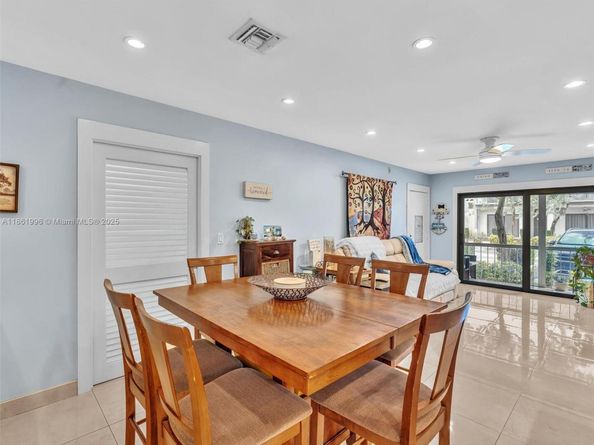 120 Cypress Club Dr 202, Pompano Beach FL 33060