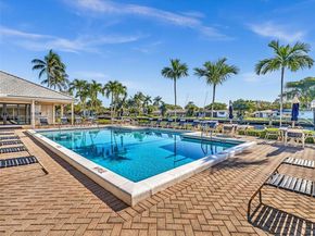 120 Cypress Club Dr 202, Pompano Beach FL 33060