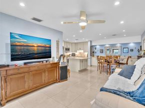 120 Cypress Club Dr 202, Pompano Beach FL 33060