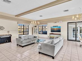 120 Cypress Club Dr 202, Pompano Beach FL 33060