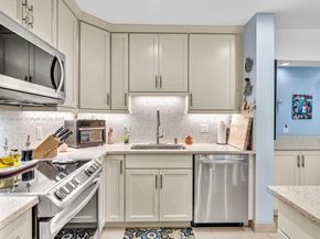 120 Cypress Club Dr 202, Pompano Beach FL 33060