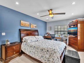 120 Cypress Club Dr 202, Pompano Beach FL 33060