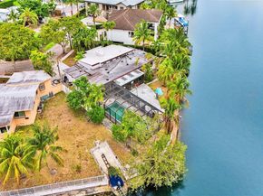 2140 Hibiscus Cir, North Miami FL 33181