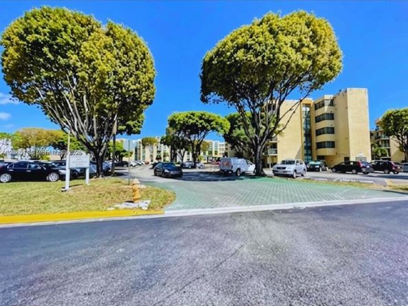11750 SW 18th St 2081, Miami FL 33175
