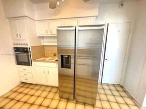 462 Golden Isles Dr 301, Hallandale Beach FL 33009