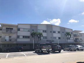 462 Golden Isles Dr 301, Hallandale Beach FL 33009