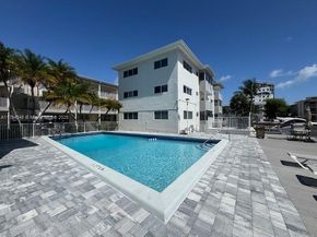 462 Golden Isles Dr 301, Hallandale Beach FL 33009