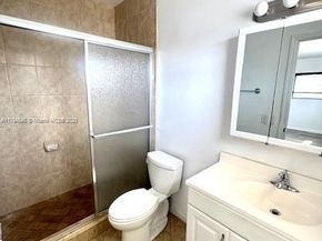 462 Golden Isles Dr 301, Hallandale Beach FL 33009