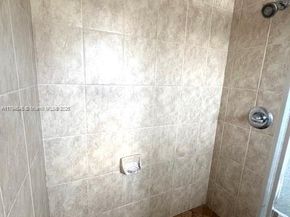 462 Golden Isles Dr 301, Hallandale Beach FL 33009