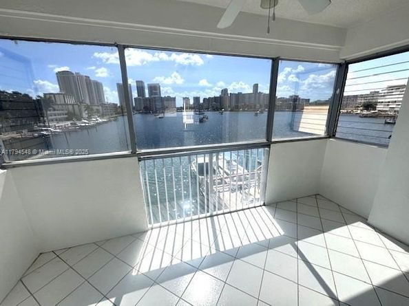 462 Golden Isles Dr 301, Hallandale Beach FL 33009