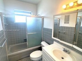 462 Golden Isles Dr 301, Hallandale Beach FL 33009