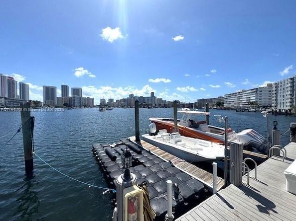 462 Golden Isles Dr 301, Hallandale Beach FL 33009