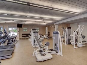 20000 E Country Club Dr 512, Aventura FL 33180