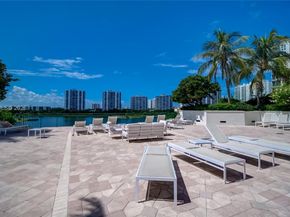 20000 E Country Club Dr 512, Aventura FL 33180