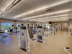 20000 E Country Club Dr 512, Aventura FL 33180