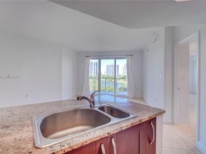 20000 E Country Club Dr 512, Aventura FL 33180