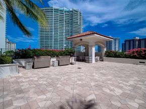 20000 E Country Club Dr 512, Aventura FL 33180