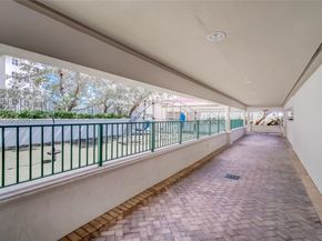 20000 E Country Club Dr 512, Aventura FL 33180