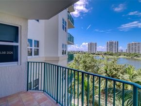 20000 E Country Club Dr 512, Aventura FL 33180