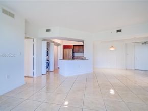 20000 E Country Club Dr 512, Aventura FL 33180