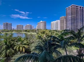 20000 E Country Club Dr 512, Aventura FL 33180
