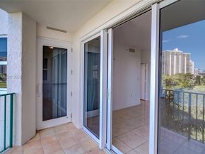 20000 E Country Club Dr 512, Aventura FL 33180
