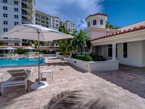 20000 E Country Club Dr 512, Aventura FL 33180